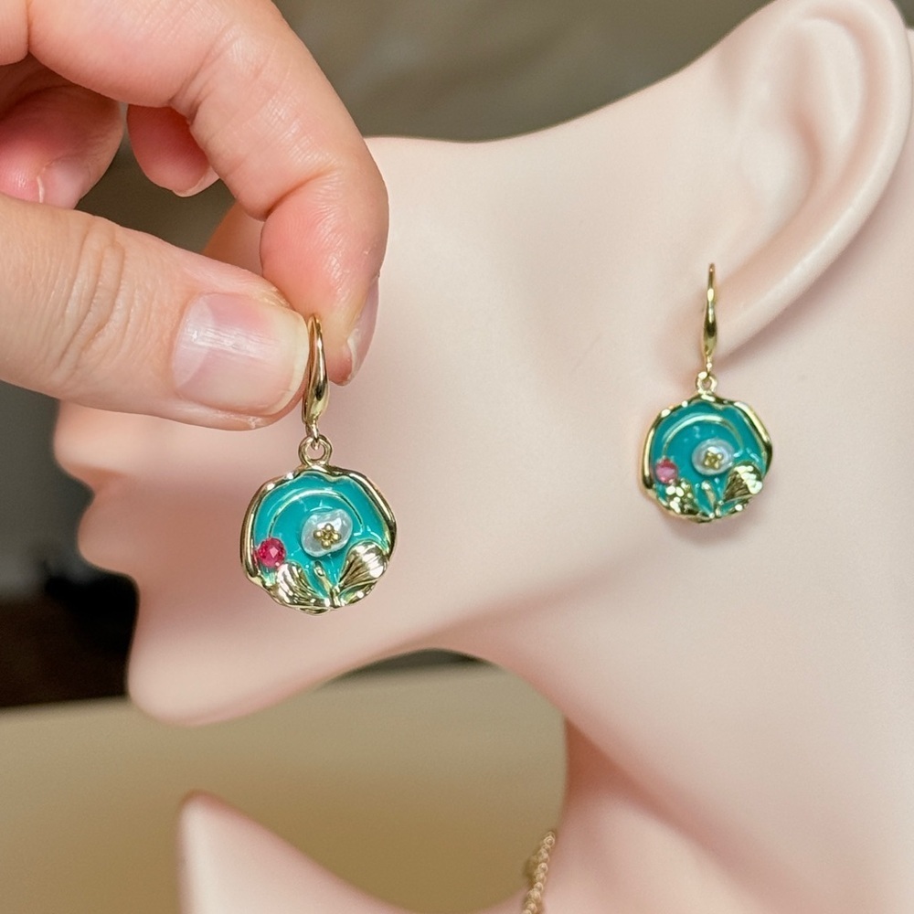 Elegant Gold and Blue Floral Earrings - Picture 10 of 10